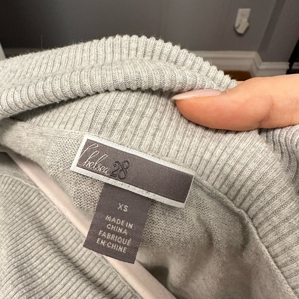 sweater - Picture 2 of 4